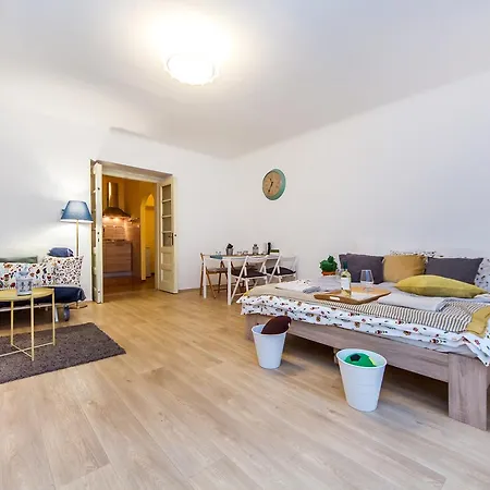 Apartment Boris Namesti Miru *