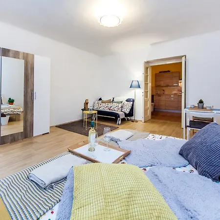 Apartment Boris Namesti Miru *